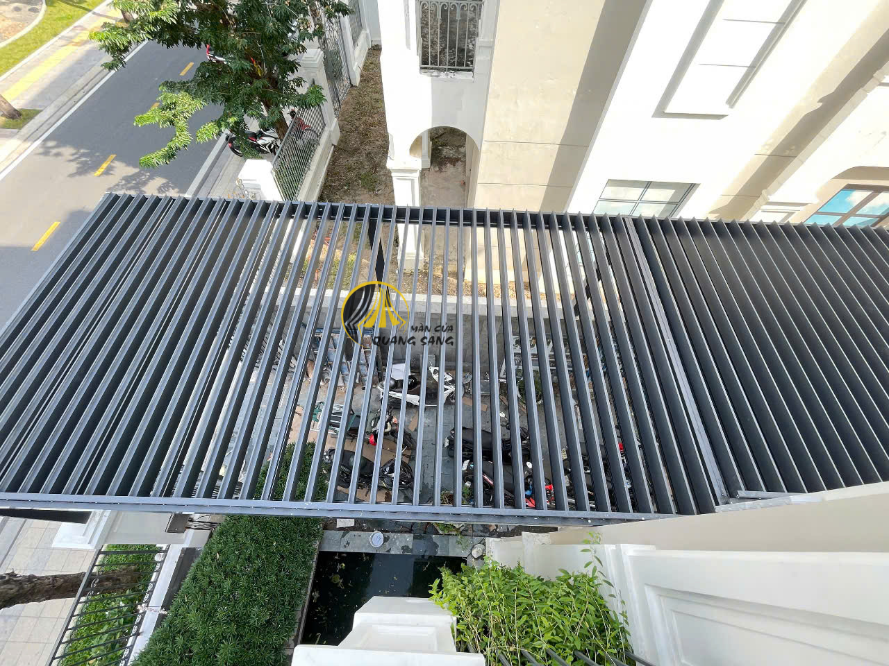 Mái hiên tự động, rèm tự động