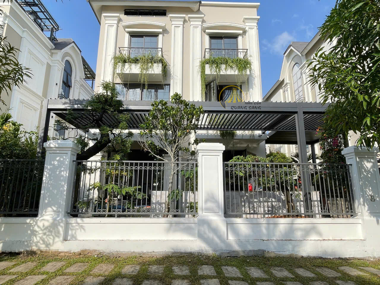 Mái hiên tự động, rèm tự động