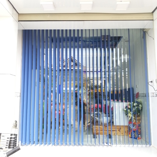 Rèm lá chống nắng cửa đi