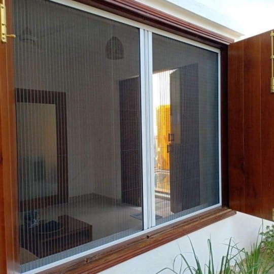 Cửa lưới chống côn trùng