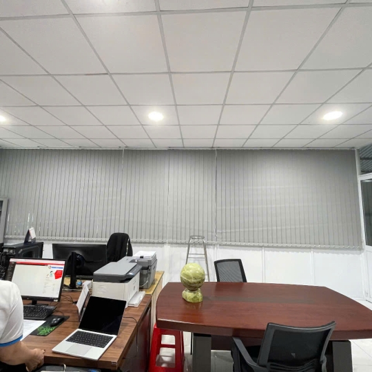 Rèm lá dọc cửa sổ