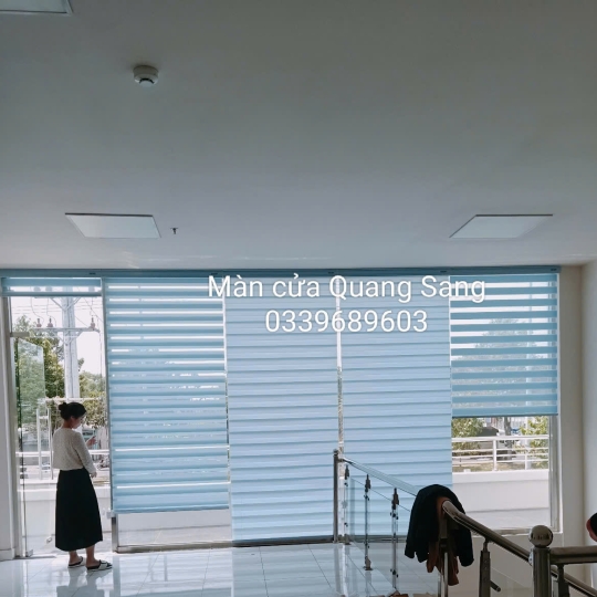 Rèm cầu vồng xuyên sáng